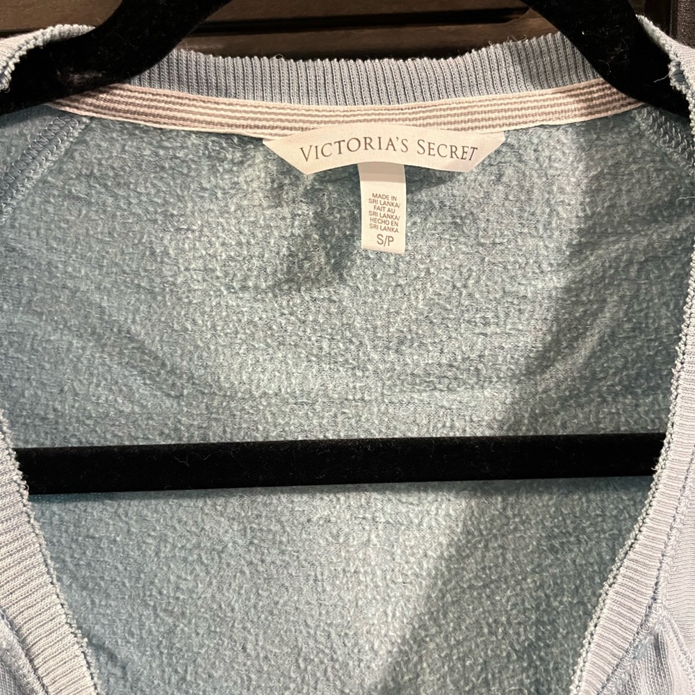 Beachy pullover - Picture 2 of 2